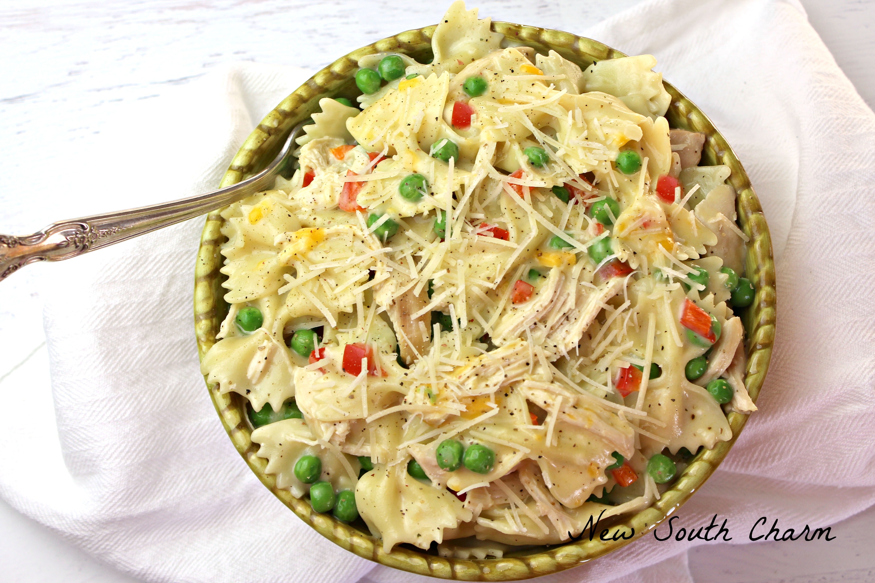 Creamy Chicken and Garlic Pasta - New South Charm: