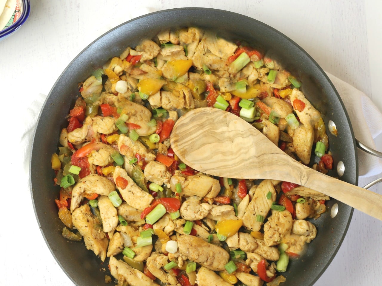 Chicken Fajitas Recipe { EASY SKILLET 30 MIN)